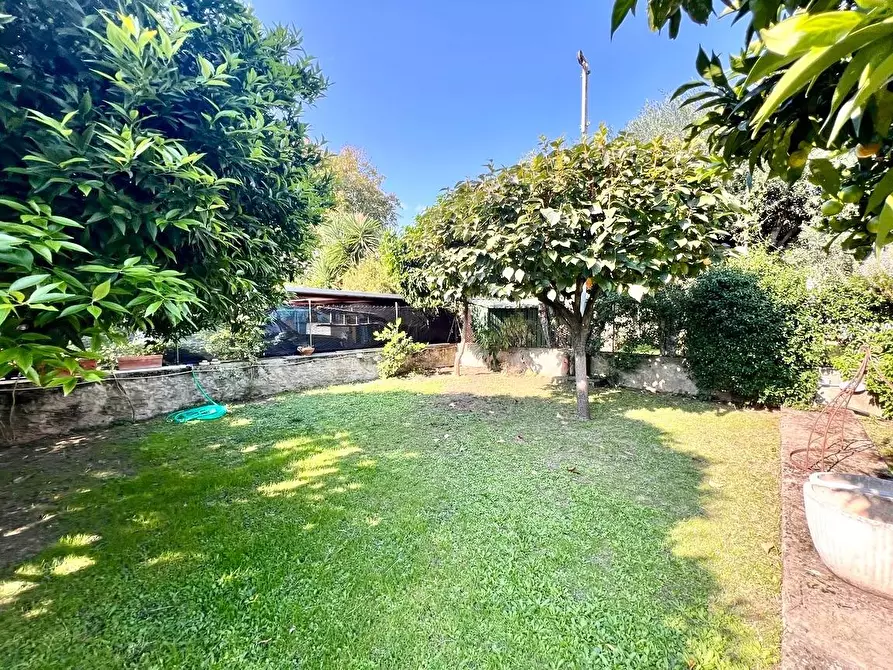 Immagine 23 di Casa semindipendente in vendita  a Seravezza