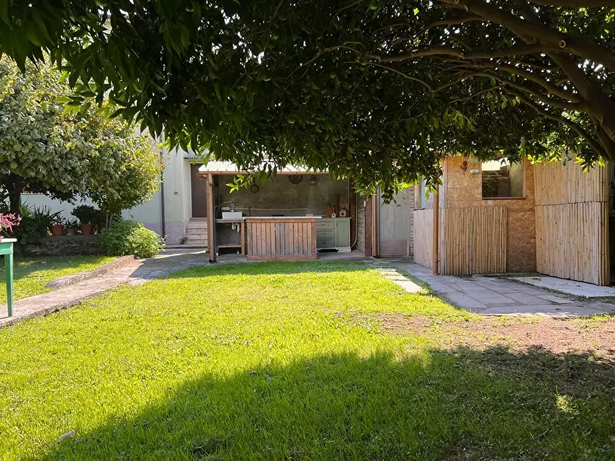 Immagine 16 di Casa semindipendente in vendita  a Seravezza