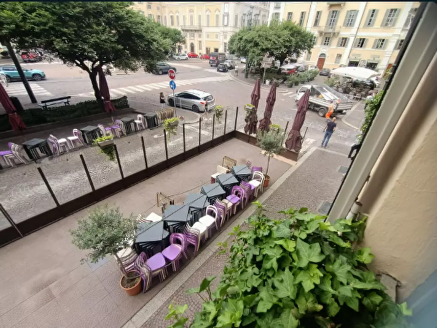 Immagine 11 di Negozio in vendita  a Torino