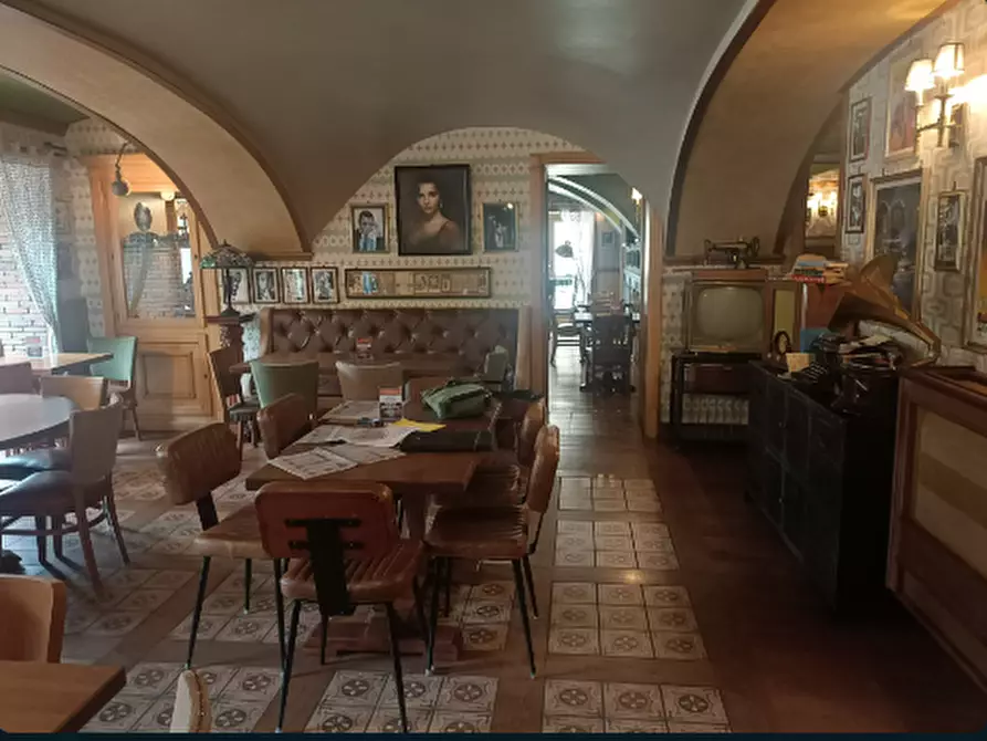 Immagine 12 di Negozio in vendita  a Torino