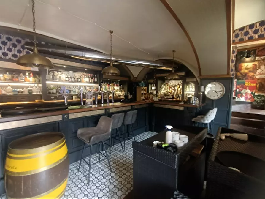 Immagine 3 di Negozio in vendita  a Torino