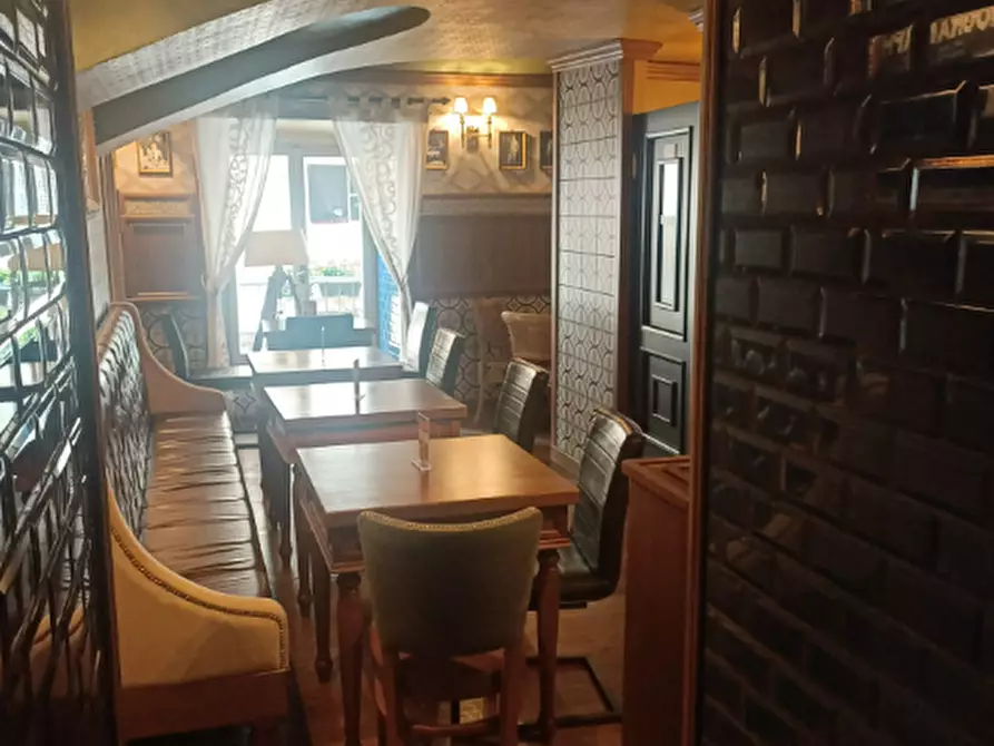 Immagine 14 di Negozio in vendita  a Torino