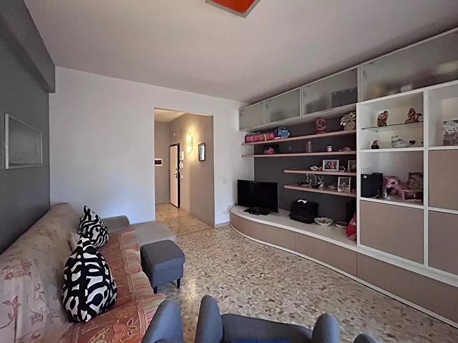 Immagine 2 di Appartamento in vendita  a Livorno