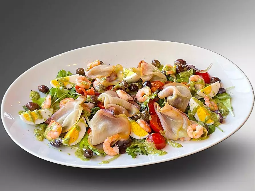 Immagine 6 di Bar / Ristorante in vendita  a Viareggio