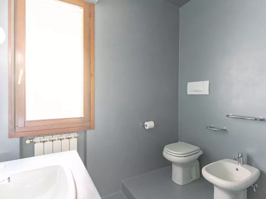 Immagine 51 di Appartamento in affitto  a Empoli