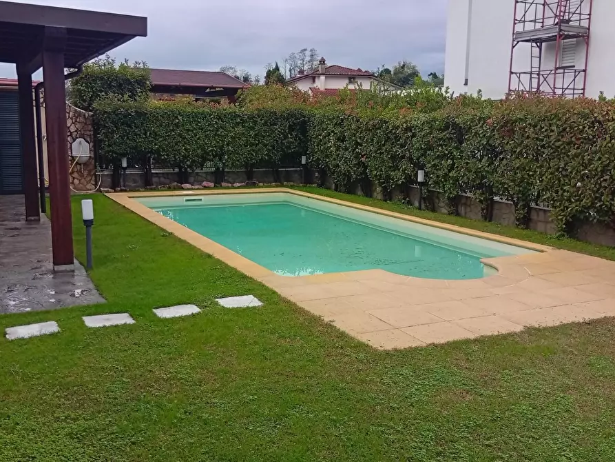 Immagine 14 di Villetta a schiera in vendita  a Carrara