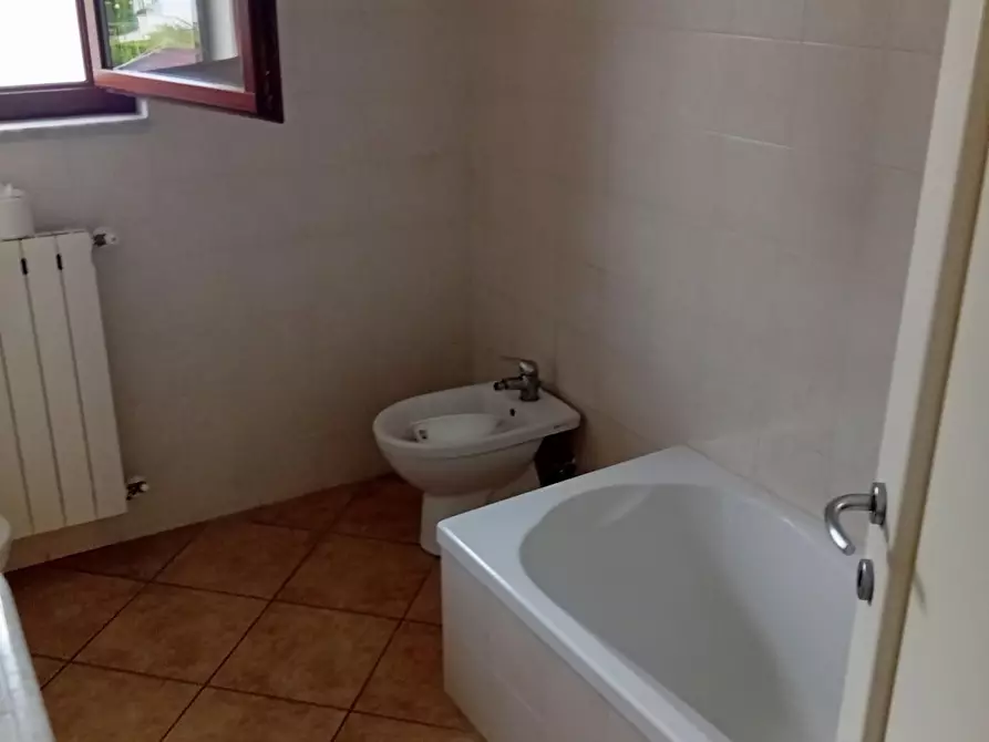 Immagine 10 di Villetta a schiera in vendita  a Carrara