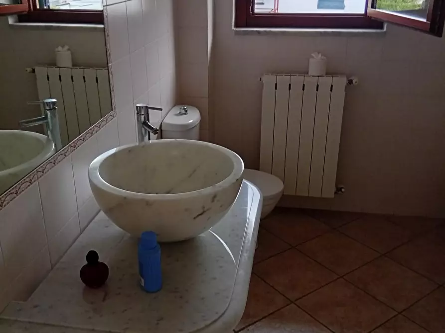 Immagine 11 di Villetta a schiera in vendita  a Carrara