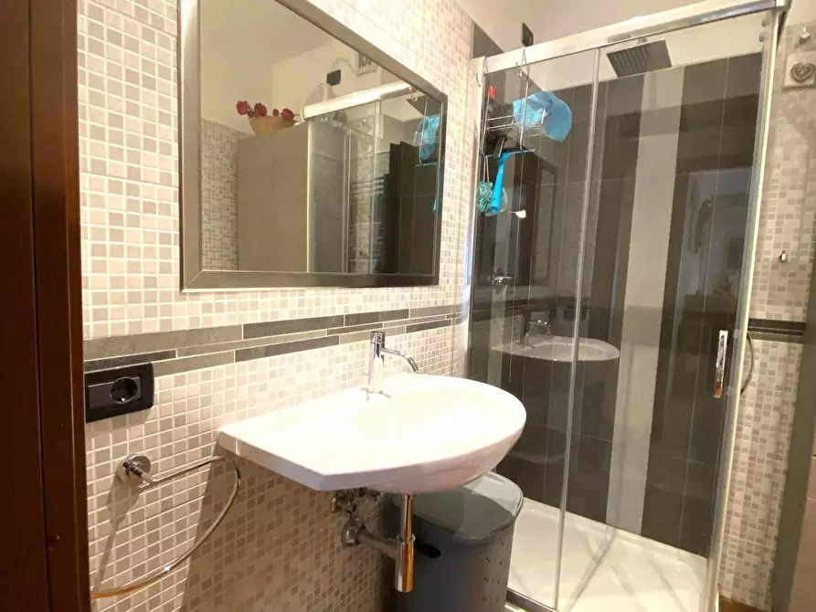 Immagine 10 di Appartamento in vendita  a Massa