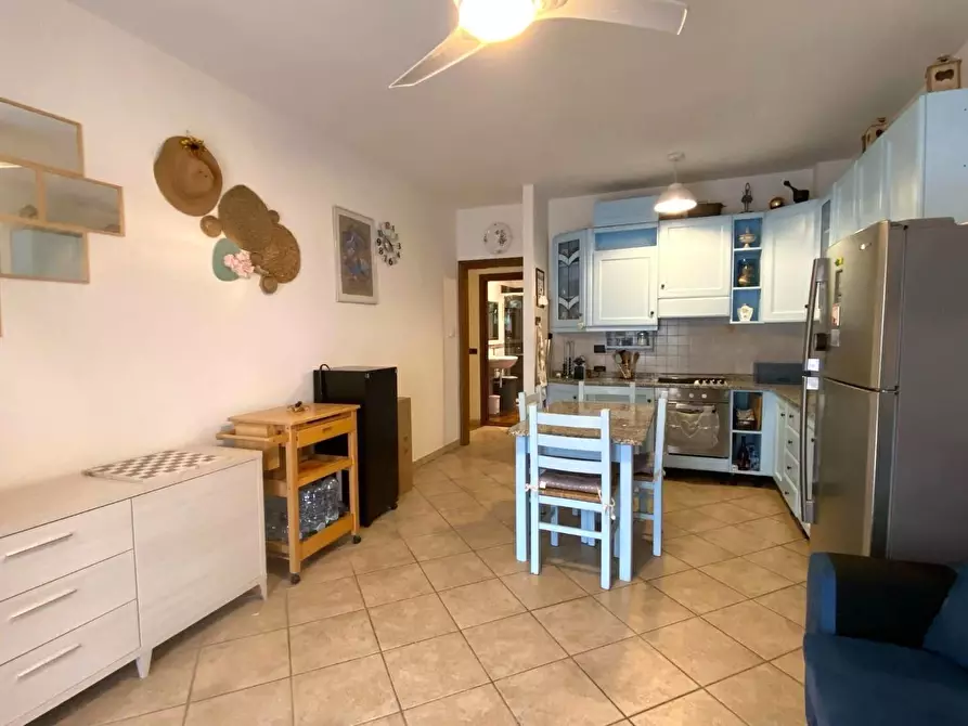 Immagine 4 di Appartamento in vendita  a Massa