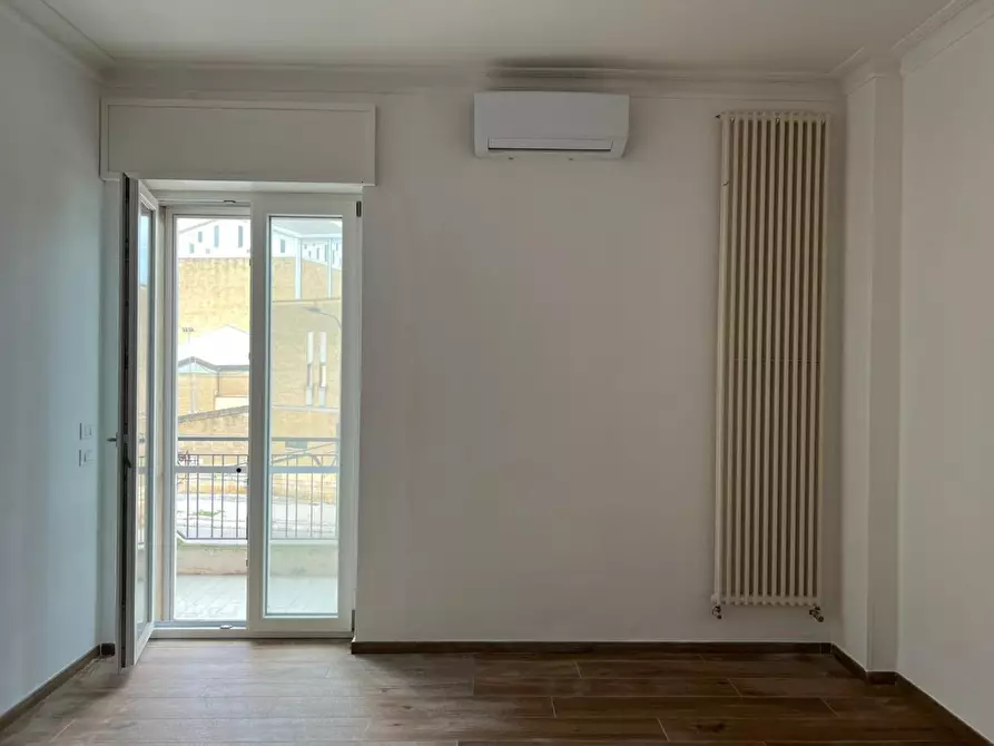 Immagine 15 di Ufficio in affitto  a Lecce