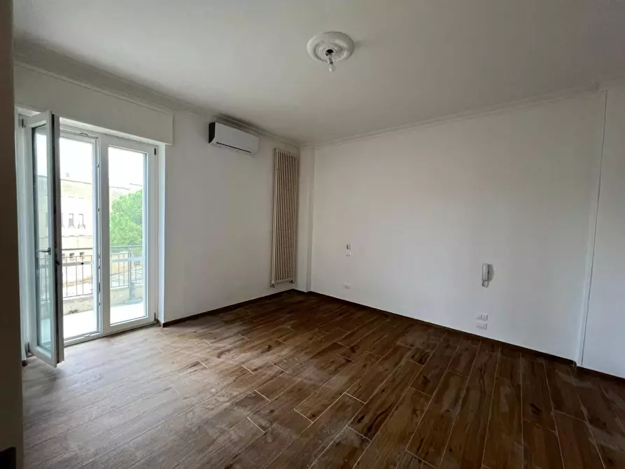 Immagine 16 di Ufficio in affitto  a Lecce