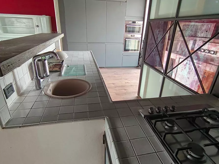 Immagine 10 di Appartamento in vendita  a Pisa