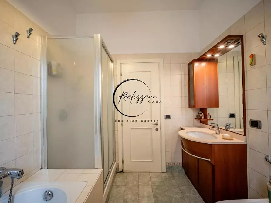 Immagine 22 di Appartamento in vendita  a Reggio Nell'emilia