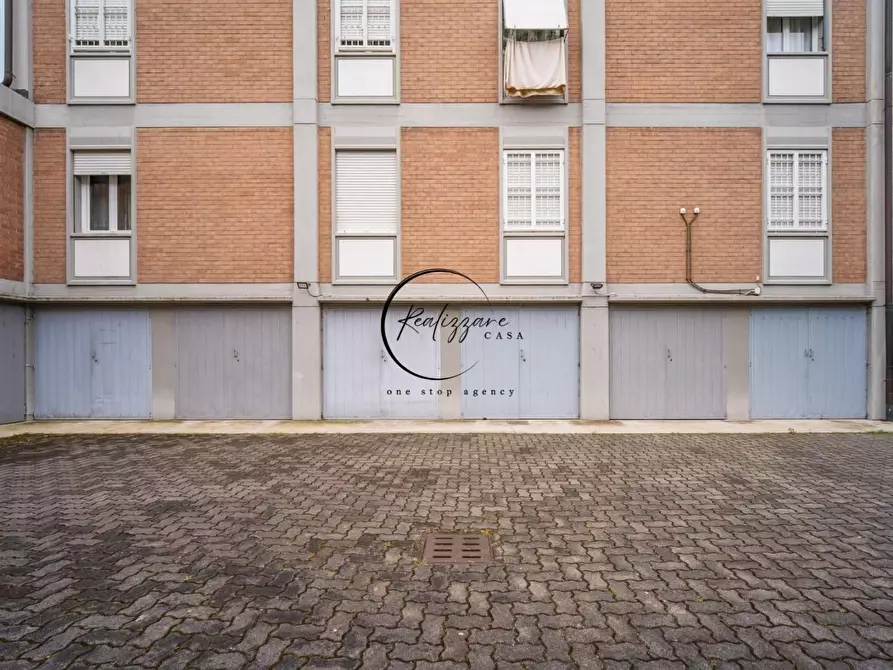 Immagine 5 di Appartamento in vendita  a Reggio Nell'emilia