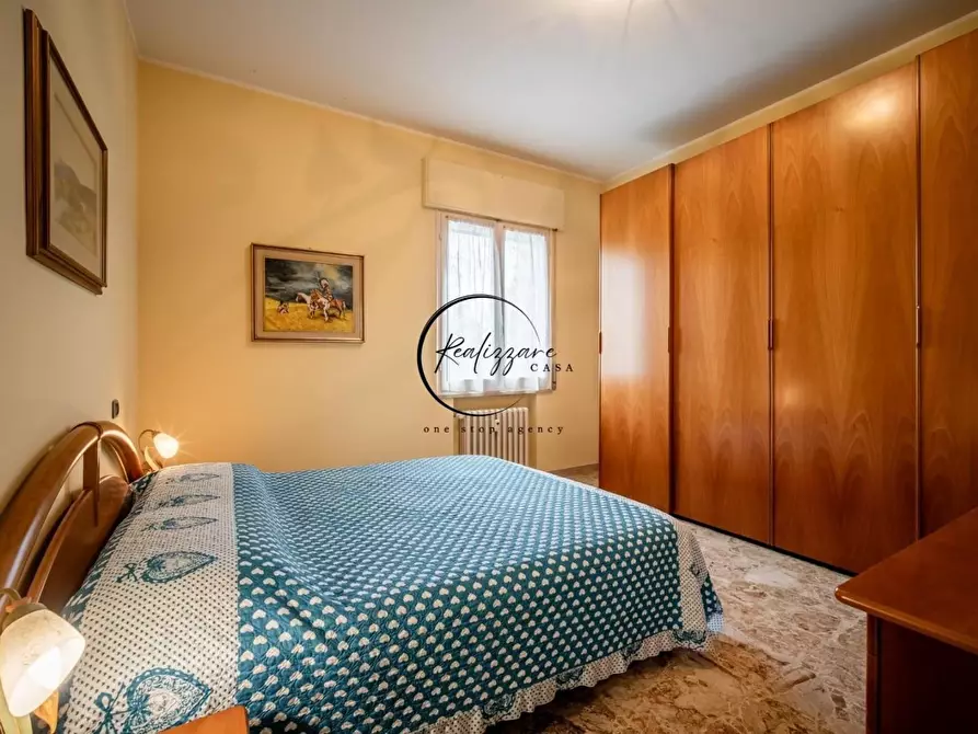 Immagine 12 di Appartamento in vendita  a Reggio Nell'emilia