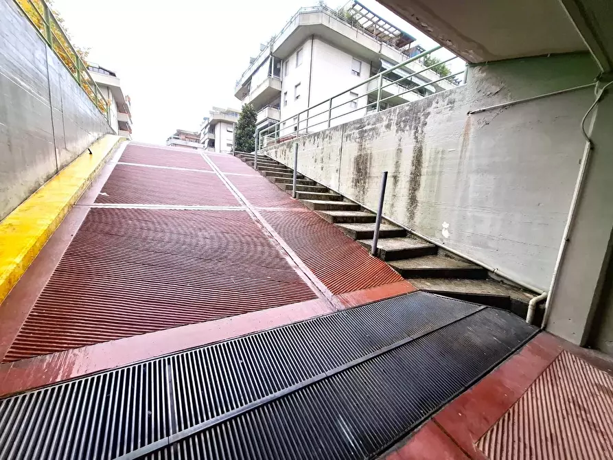 Immagine 4 di Garage in vendita  a Carrara