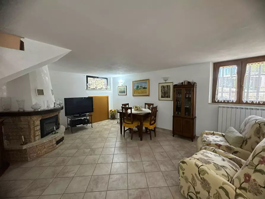 Immagine 3 di Casa bifamiliare in vendita  a Sovicille