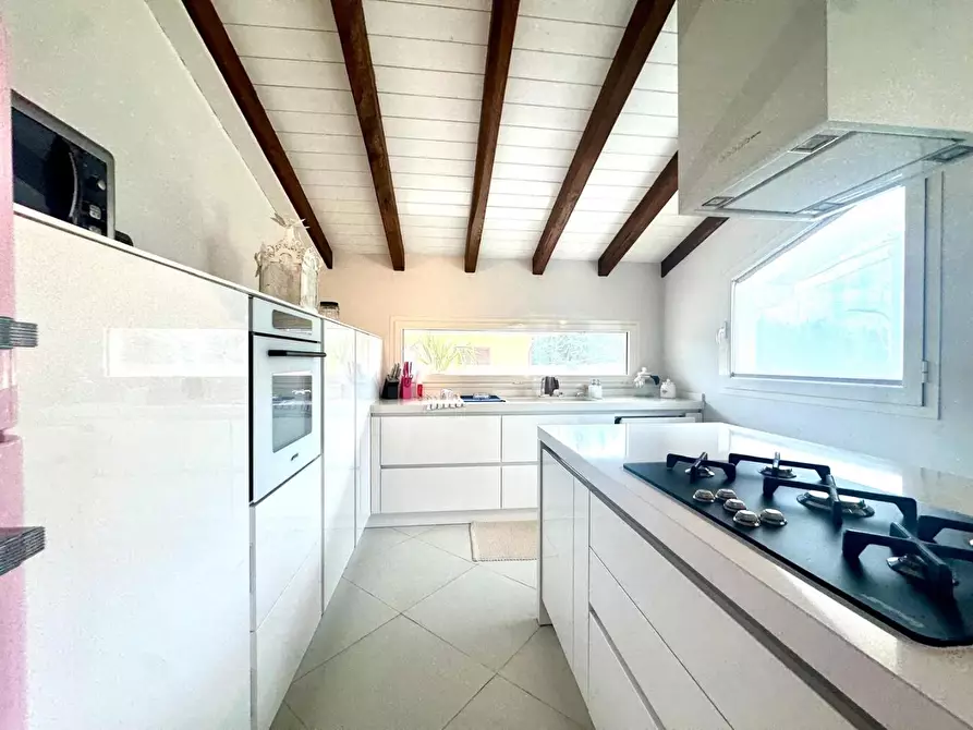 Immagine 5 di Appartamento in vendita  a Massa