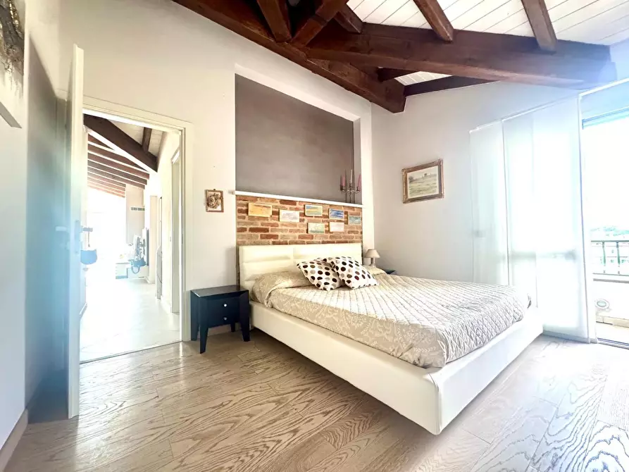 Immagine 17 di Appartamento in vendita  a Massa