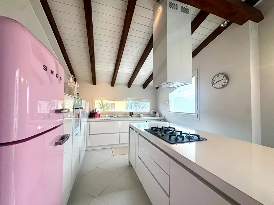 Immagine 3 di Appartamento in vendita  a Massa