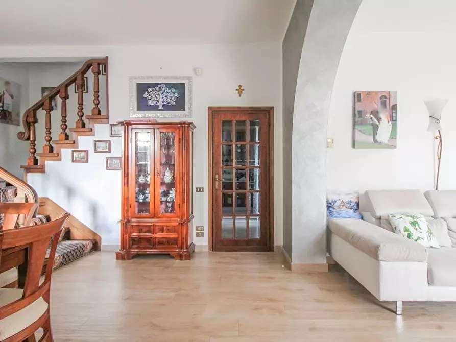 Immagine 5 di Casa bifamiliare in vendita  a Cascina