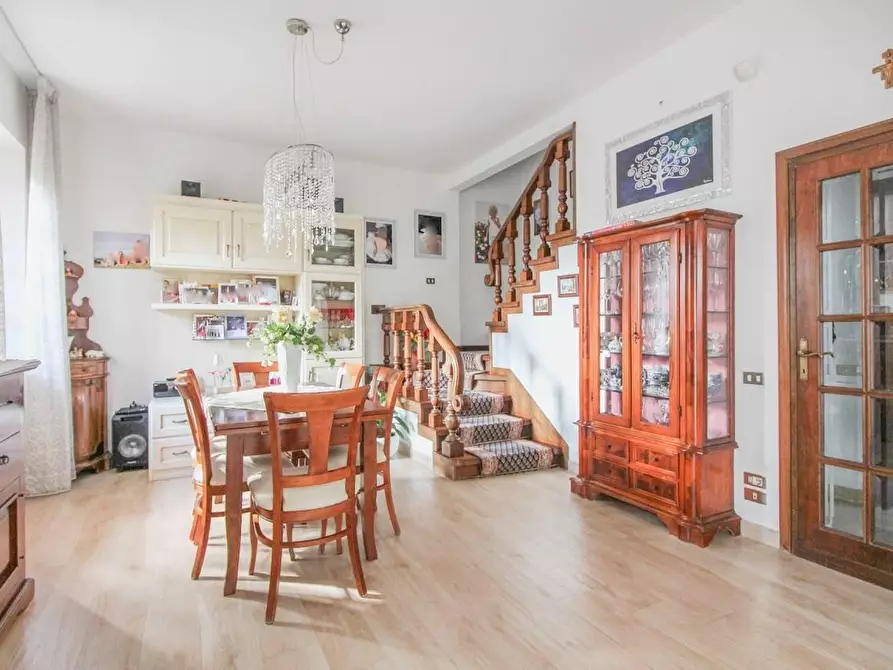 Immagine 7 di Casa bifamiliare in vendita  a Cascina