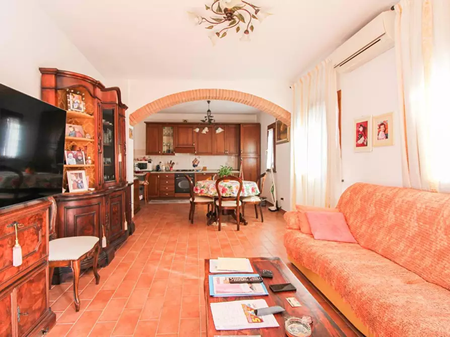 Immagine 39 di Casa bifamiliare in vendita  a Cascina