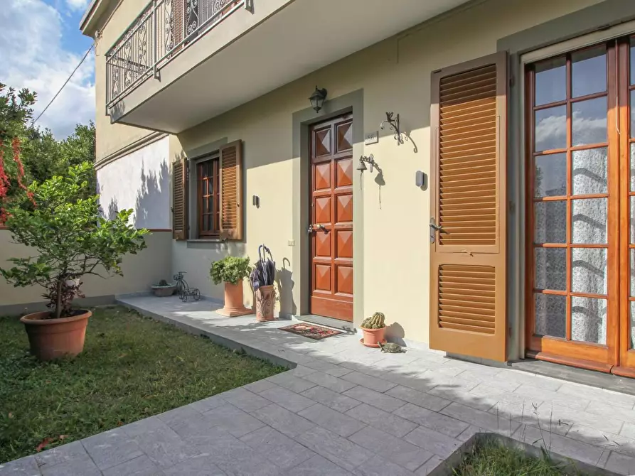 Immagine 33 di Casa bifamiliare in vendita  a Cascina