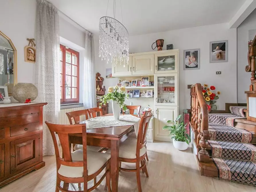 Immagine 9 di Casa bifamiliare in vendita  a Cascina