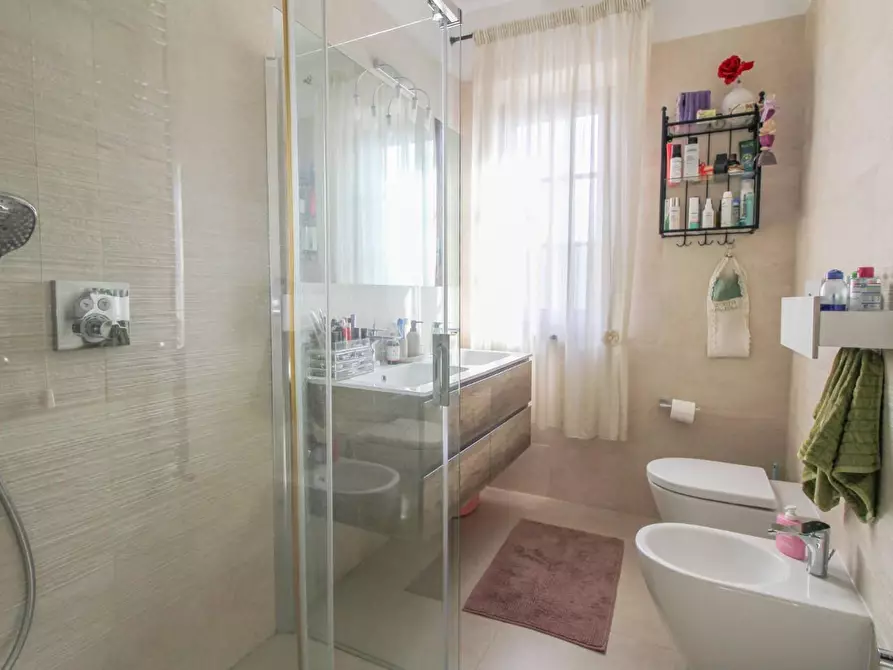 Immagine 26 di Casa bifamiliare in vendita  a Cascina