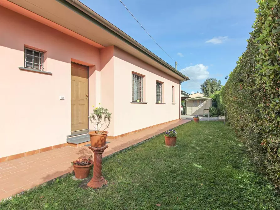 Immagine 36 di Casa bifamiliare in vendita  a Cascina