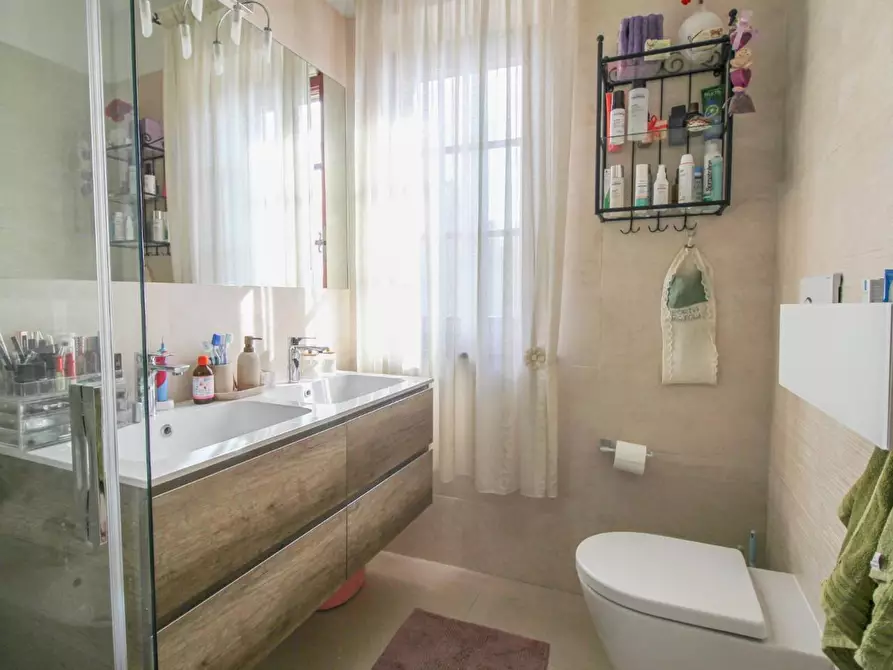 Immagine 27 di Casa bifamiliare in vendita  a Cascina