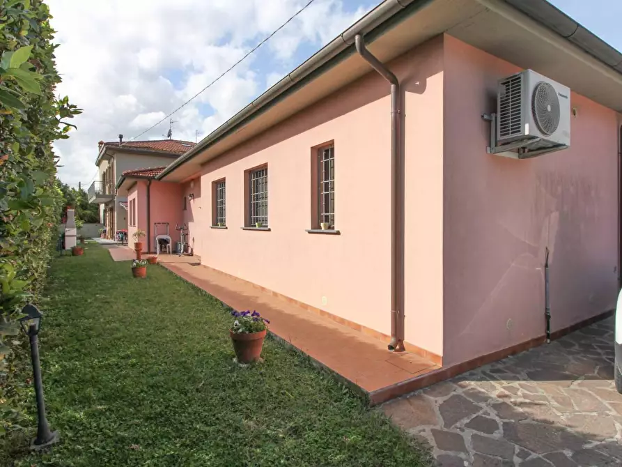 Immagine 54 di Casa bifamiliare in vendita  a Cascina