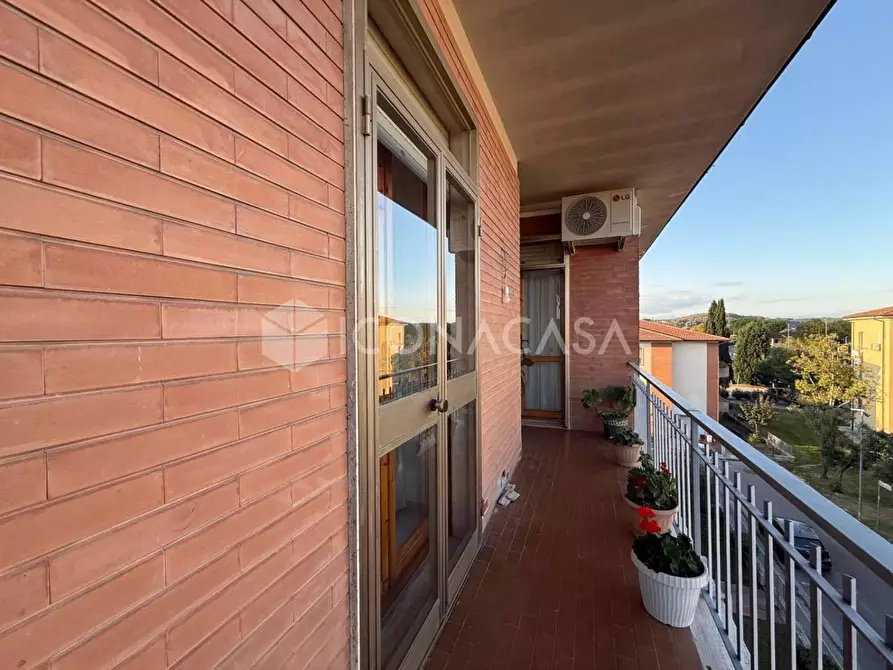 Immagine 27 di Appartamento in vendita  a Pontedera