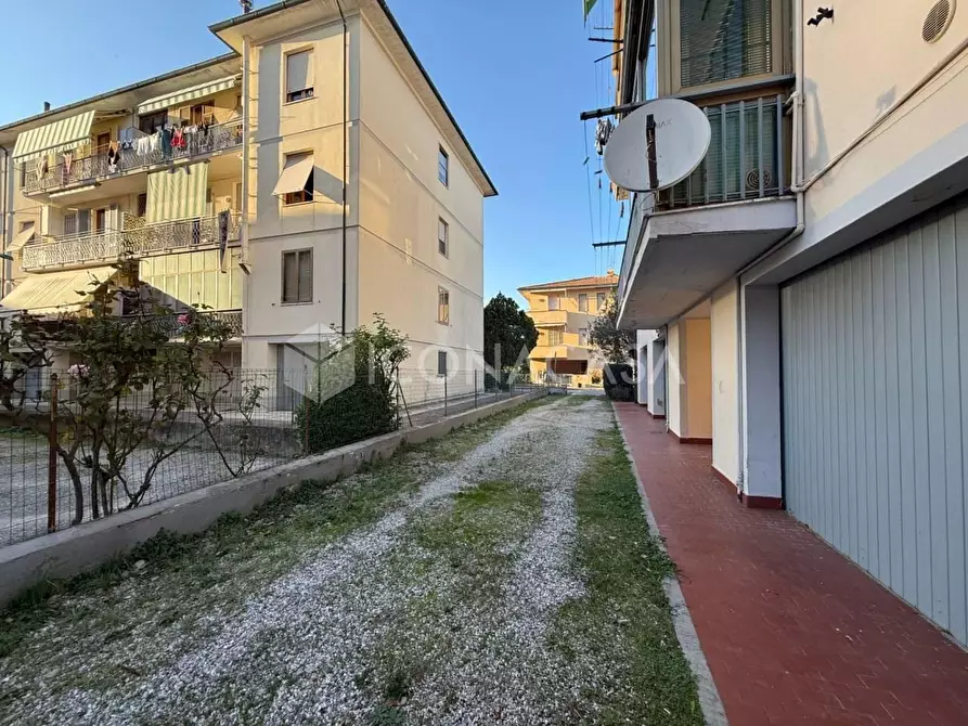 Immagine 29 di Appartamento in vendita  a Pontedera