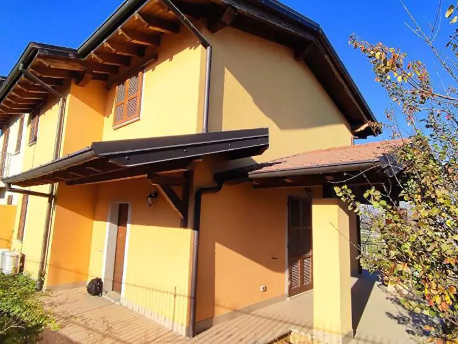 Immagine 1 di Villa in vendita  a Stradella