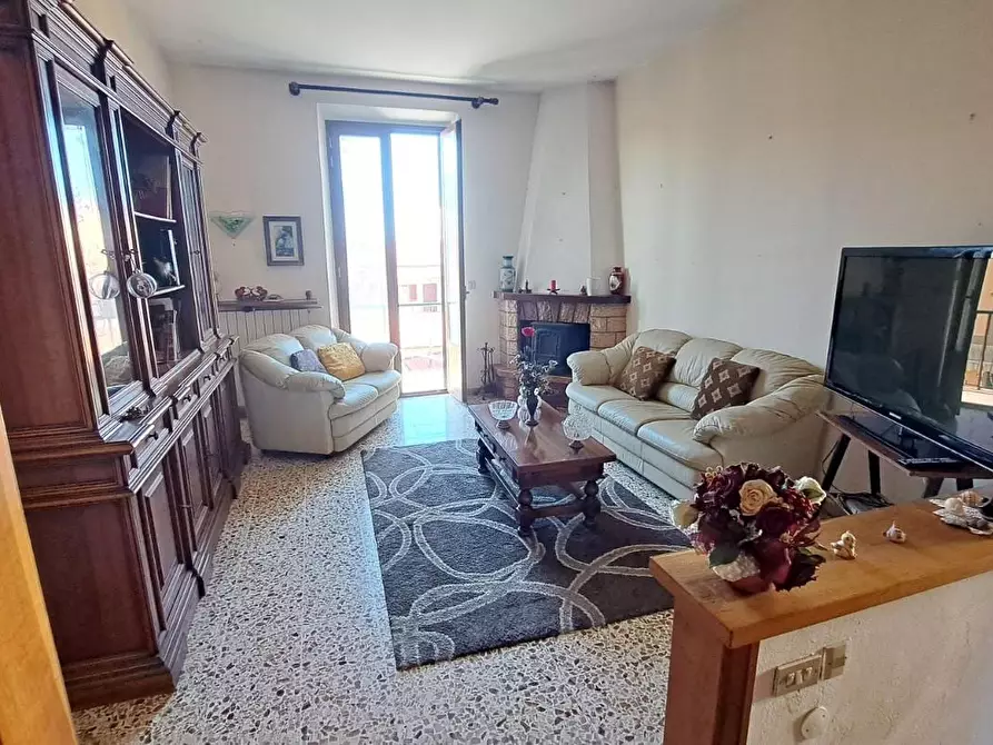 Immagine 3 di Appartamento in vendita  a Rosignano Marittimo