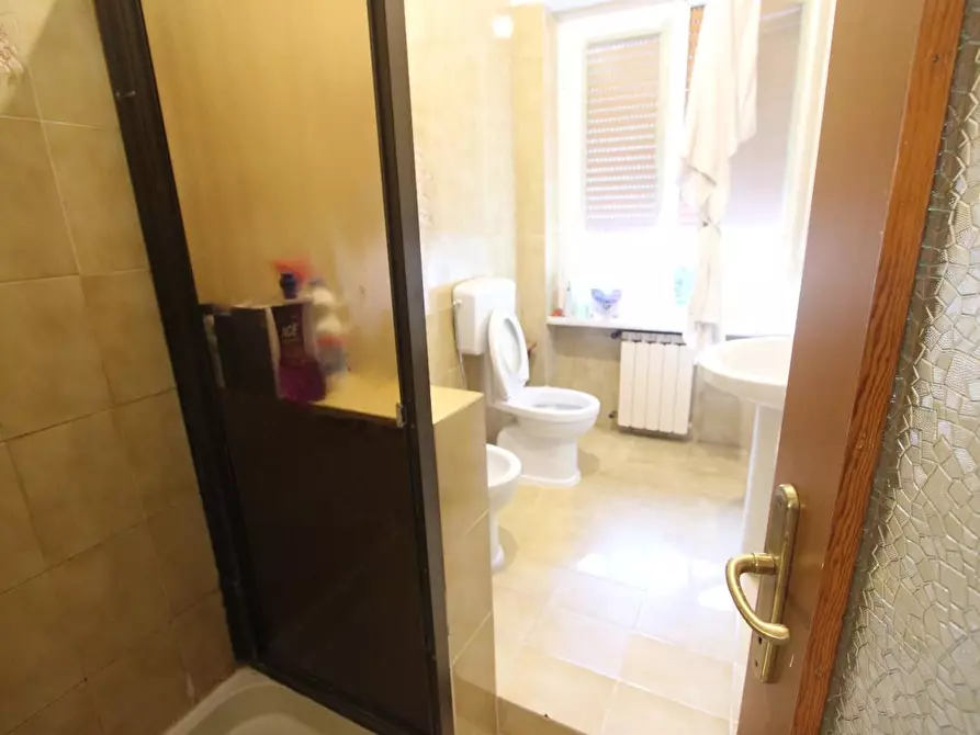 Immagine 13 di Appartamento in vendita  a La Spezia