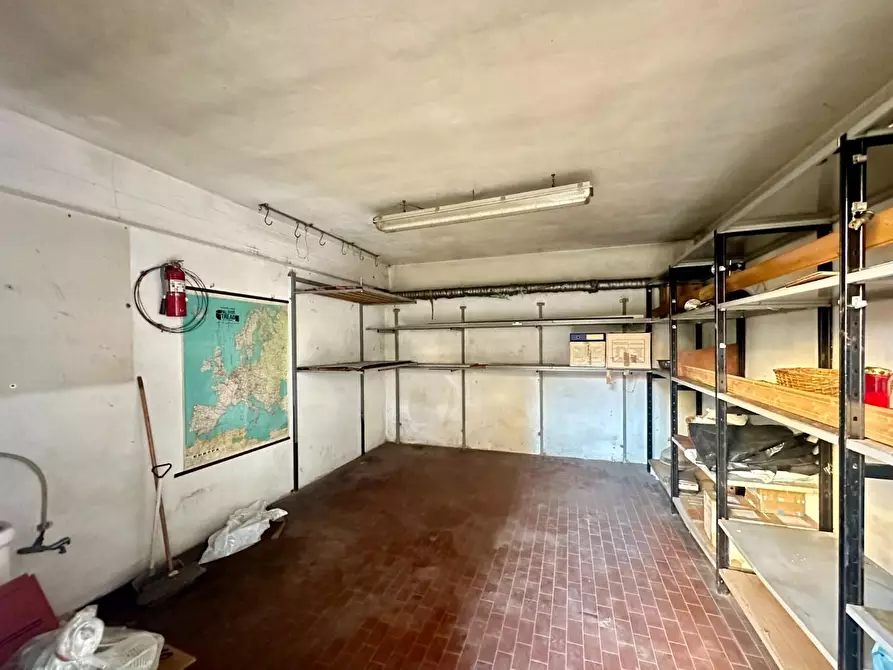 Immagine 36 di Mansarda in vendita  a Lucca