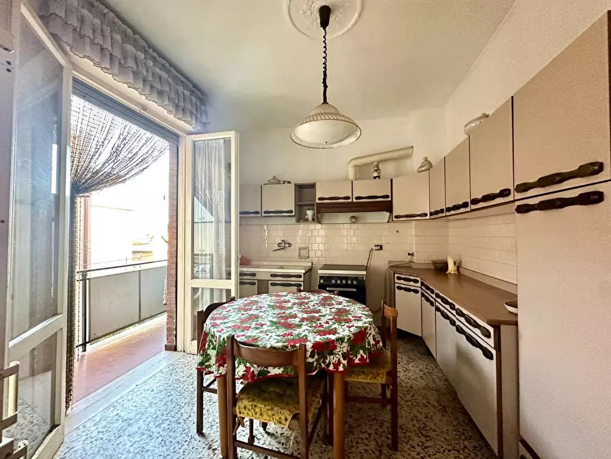 Immagine 28 di Mansarda in vendita  a Lucca