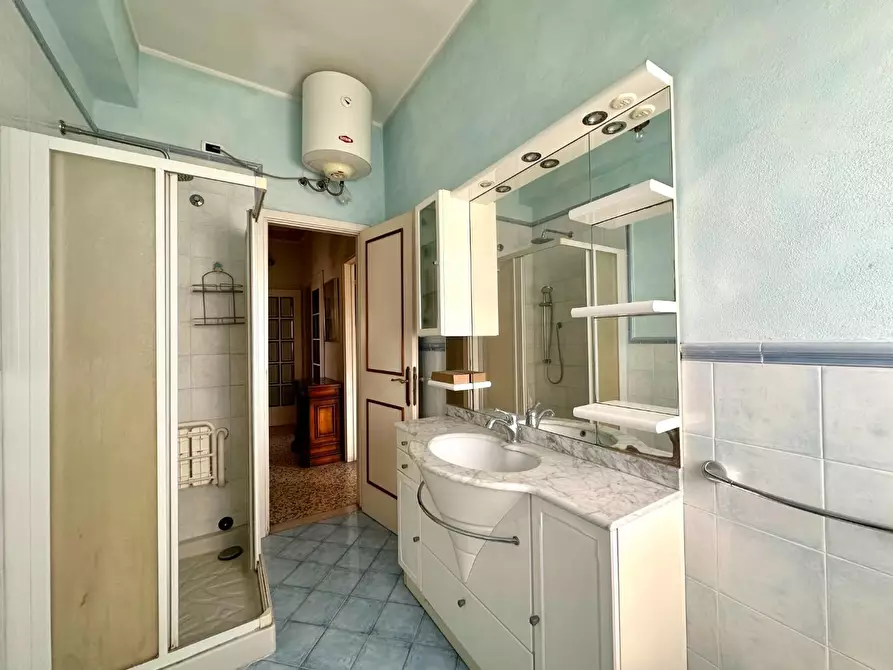 Immagine 18 di Mansarda in vendita  a Lucca