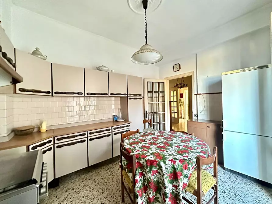 Immagine 8 di Mansarda in vendita  a Lucca