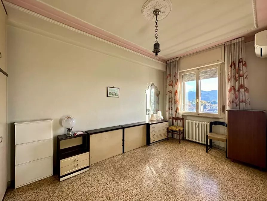 Immagine 15 di Mansarda in vendita  a Lucca