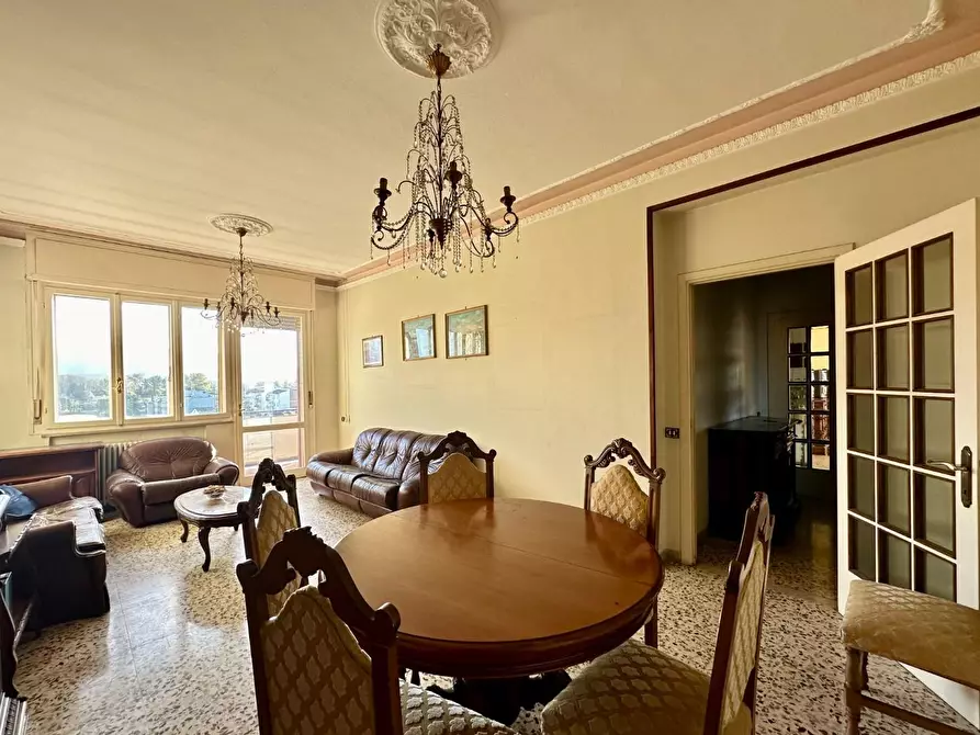 Immagine 25 di Mansarda in vendita  a Lucca