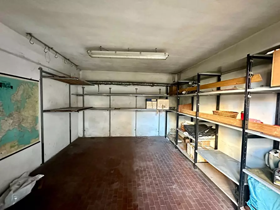 Immagine 22 di Mansarda in vendita  a Lucca