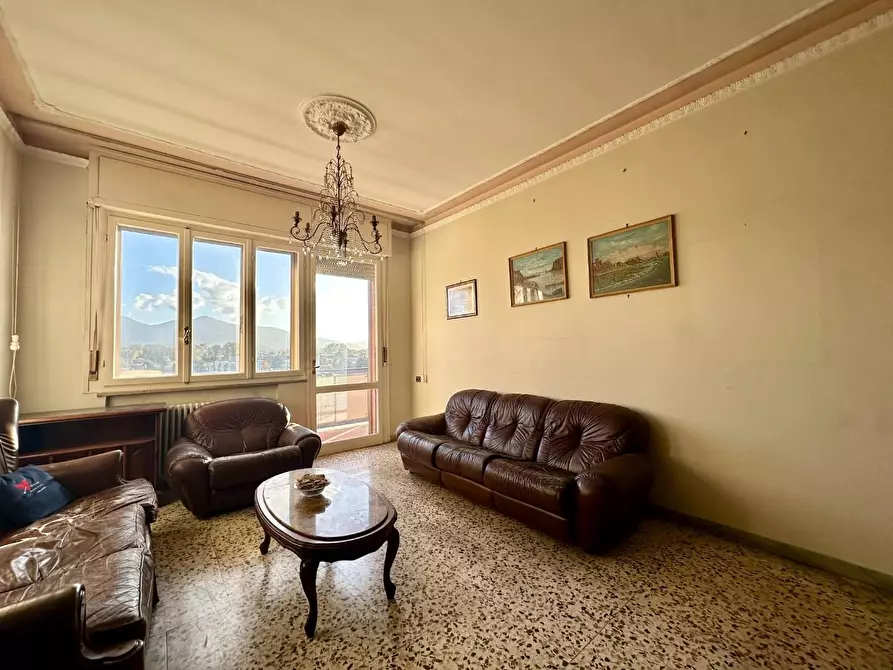 Immagine 26 di Mansarda in vendita  a Lucca