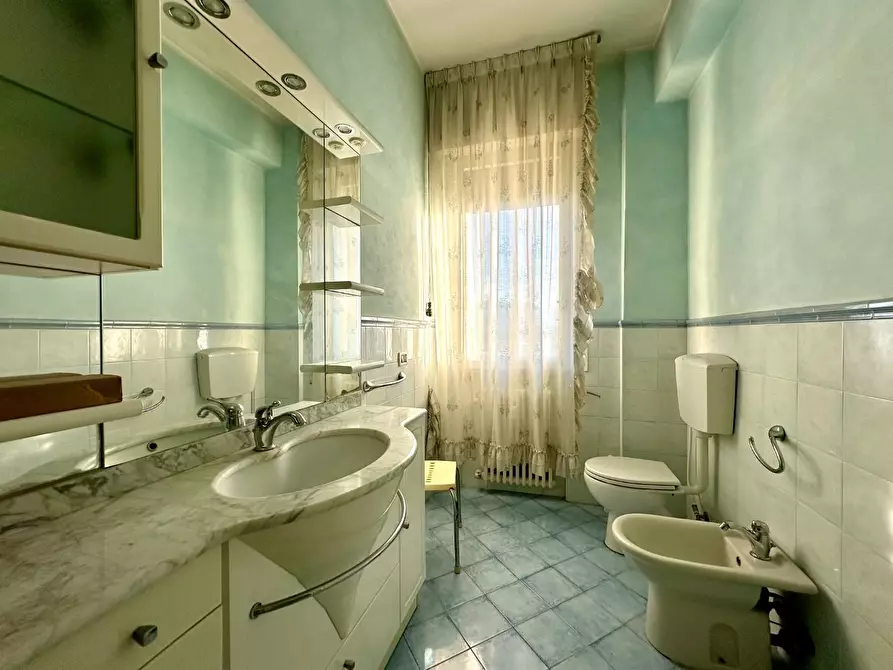 Immagine 34 di Mansarda in vendita  a Lucca