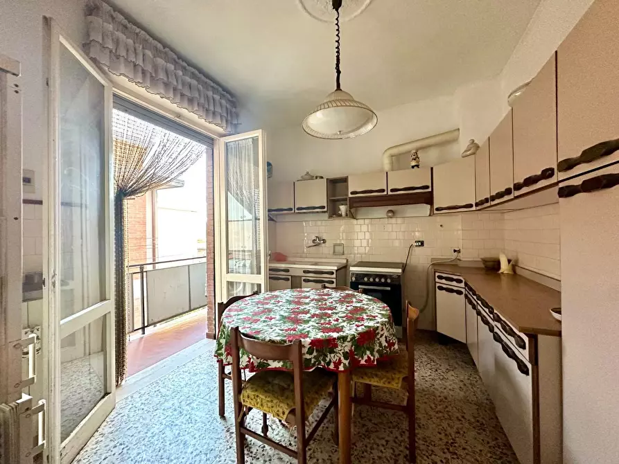 Immagine 6 di Mansarda in vendita  a Lucca