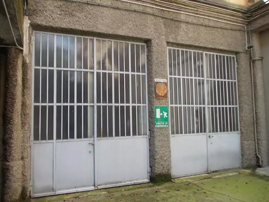 Immagine 1 di Garage in vendita  a Milano